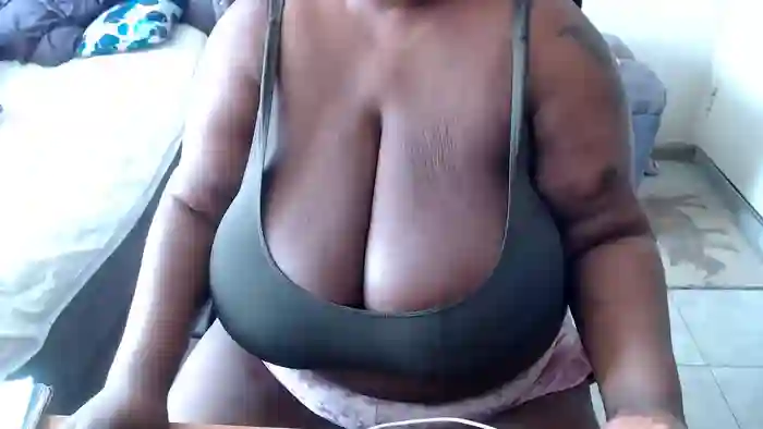 bigboobscoupls