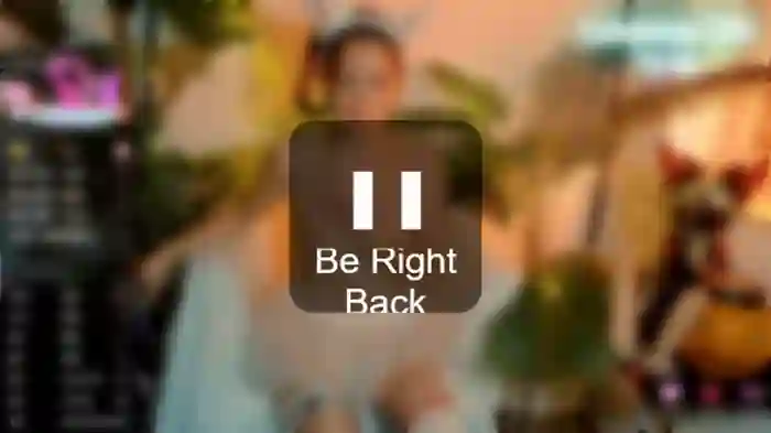 smallestgirlinchat01