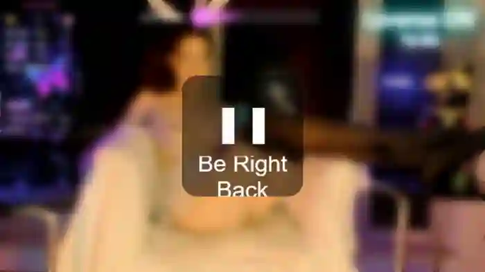 smallestgirlinchat01