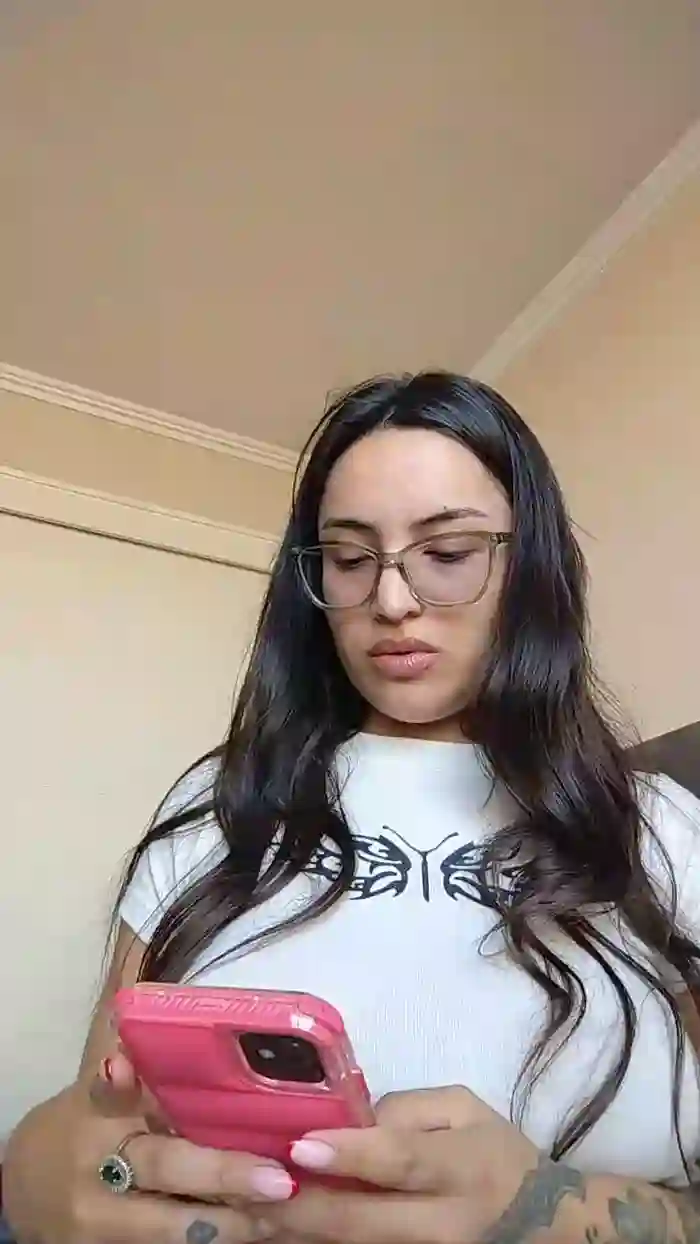 Latinaakita4