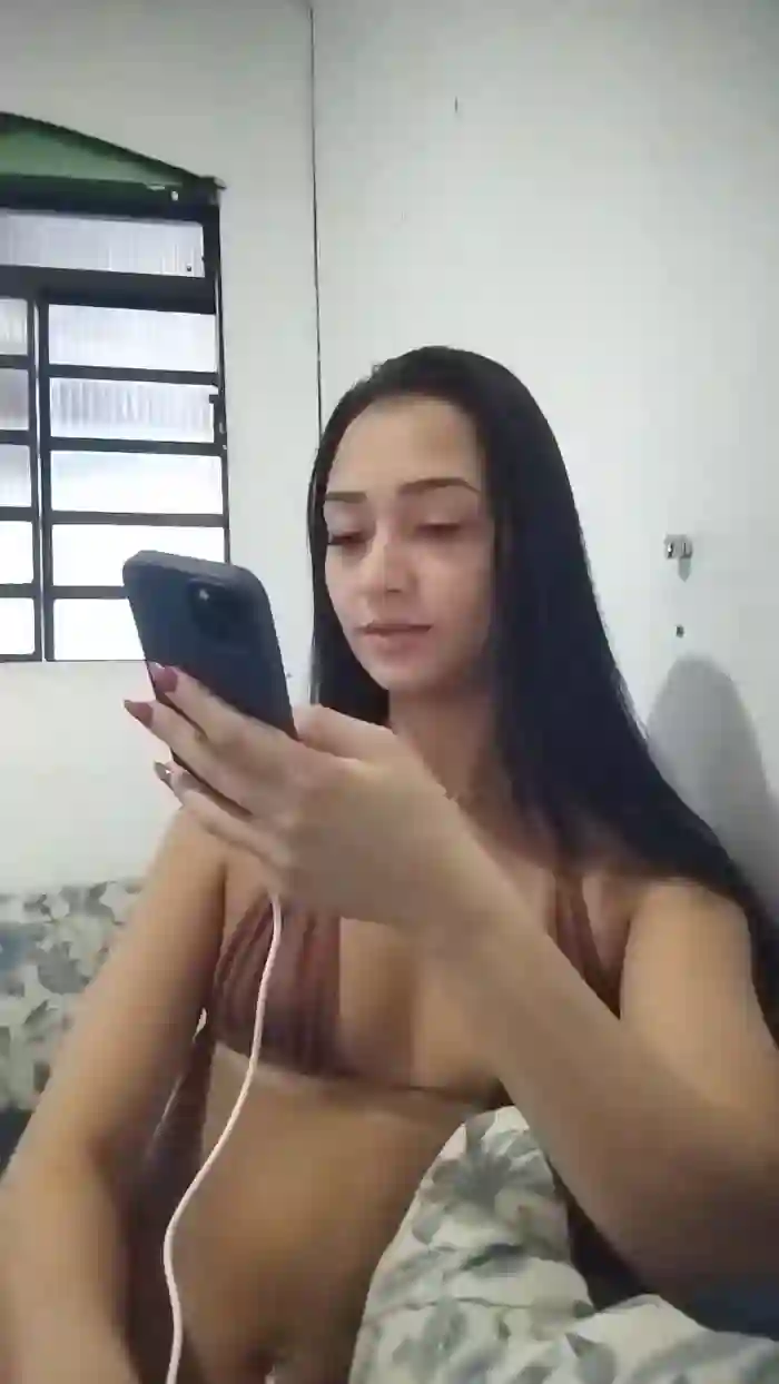 Bruninha04