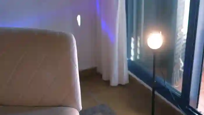 Anabel_curvy