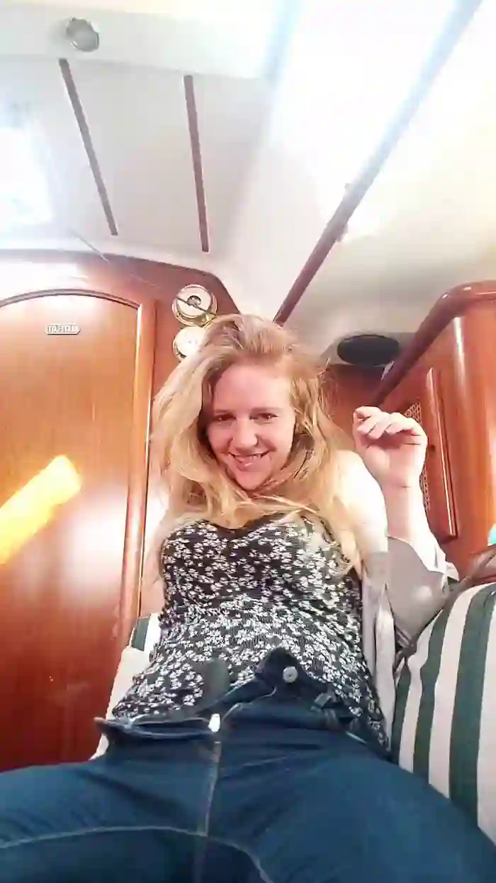Anayshotgirl