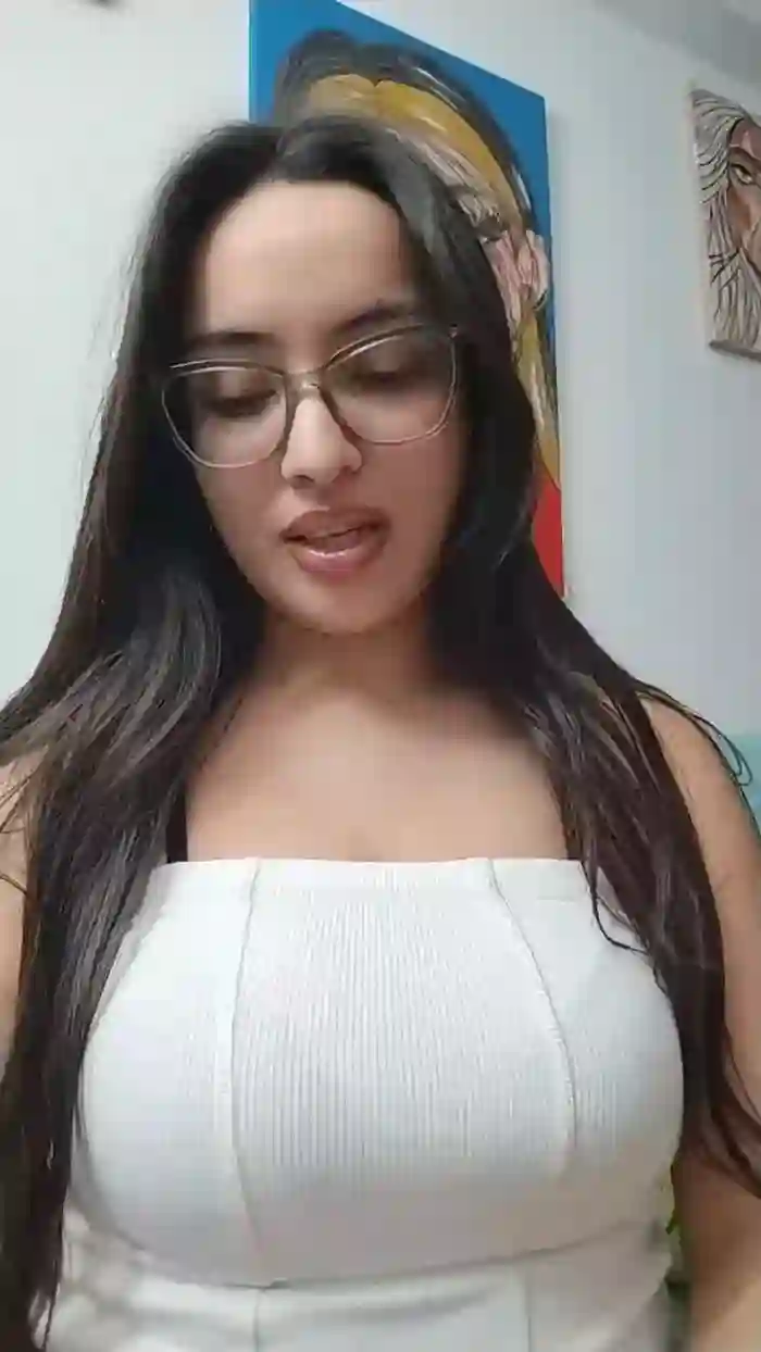 Latinaakita4