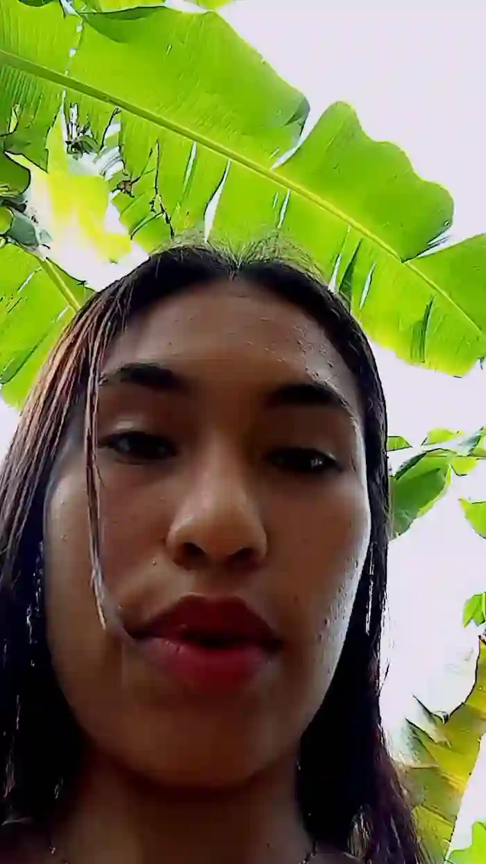 Scarlett_pee