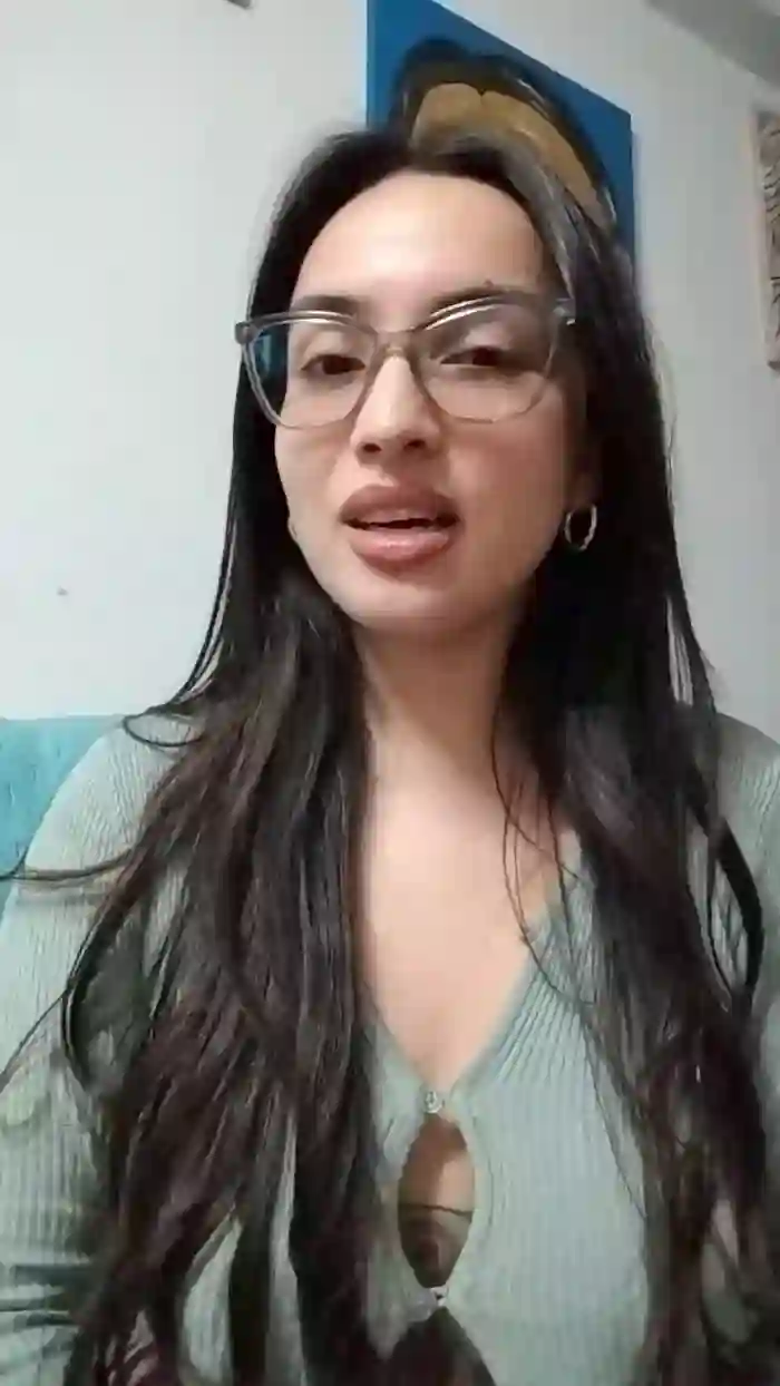 Latinaakita4