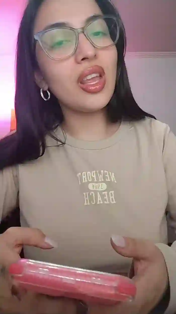 Latinaakita4