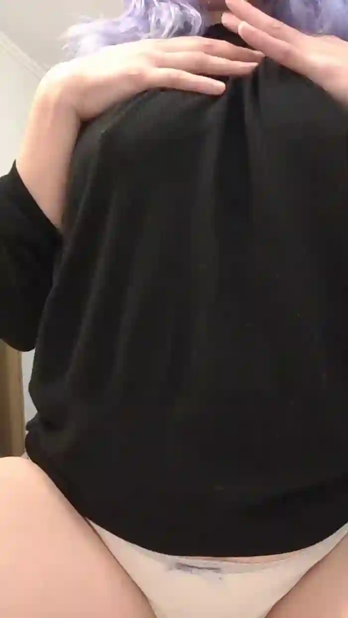 emi_laura