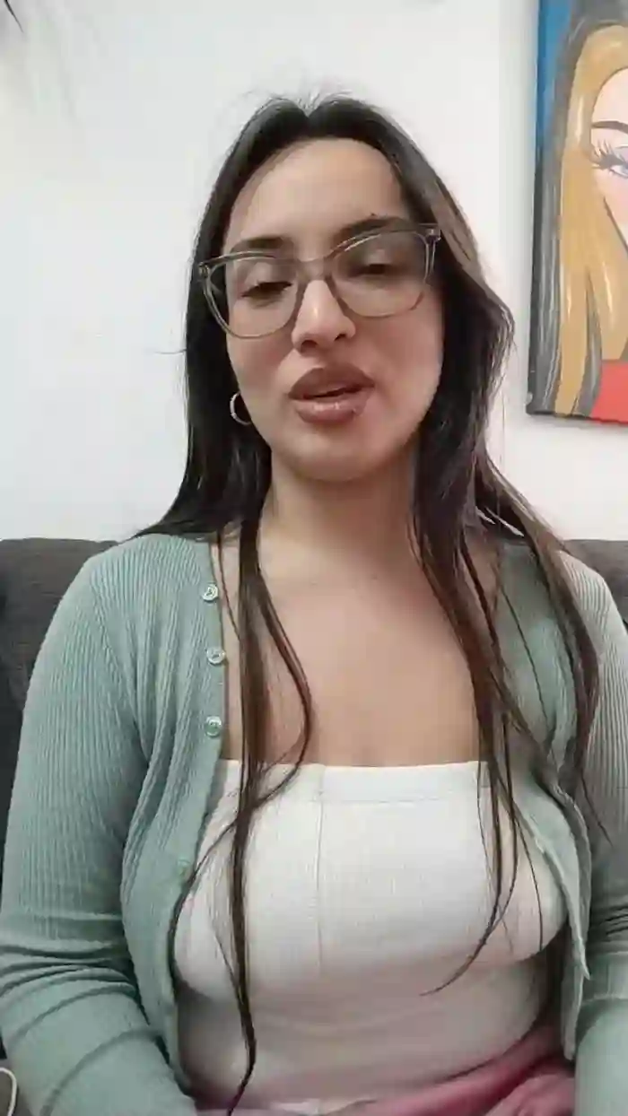 Latinaakita4