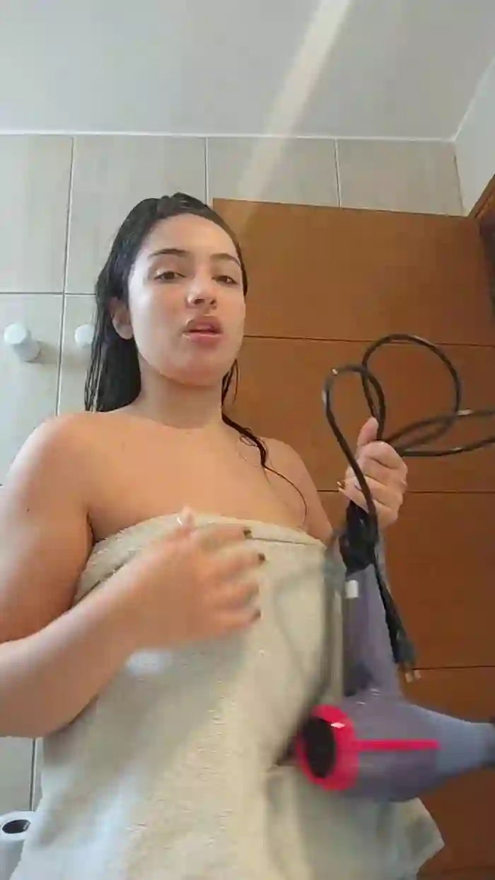 Latinaakita4