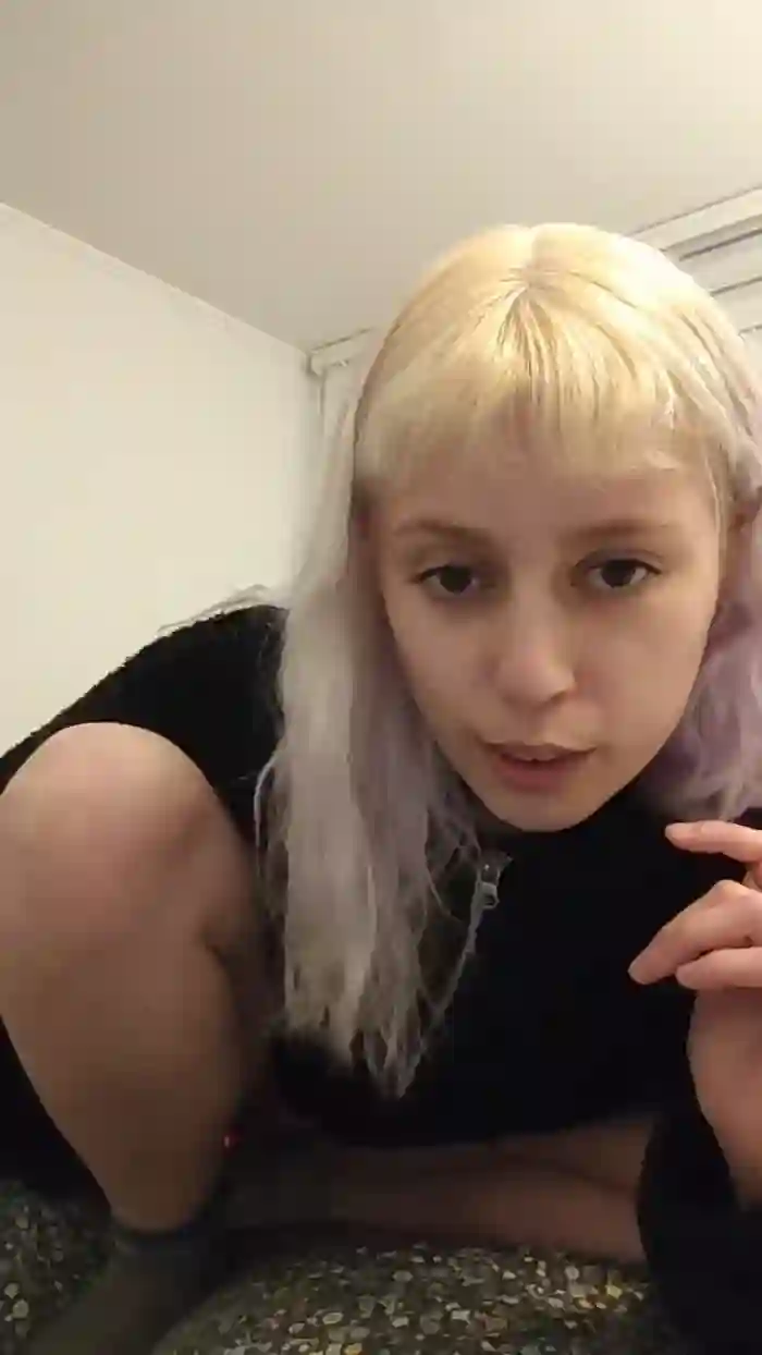 emi_laura