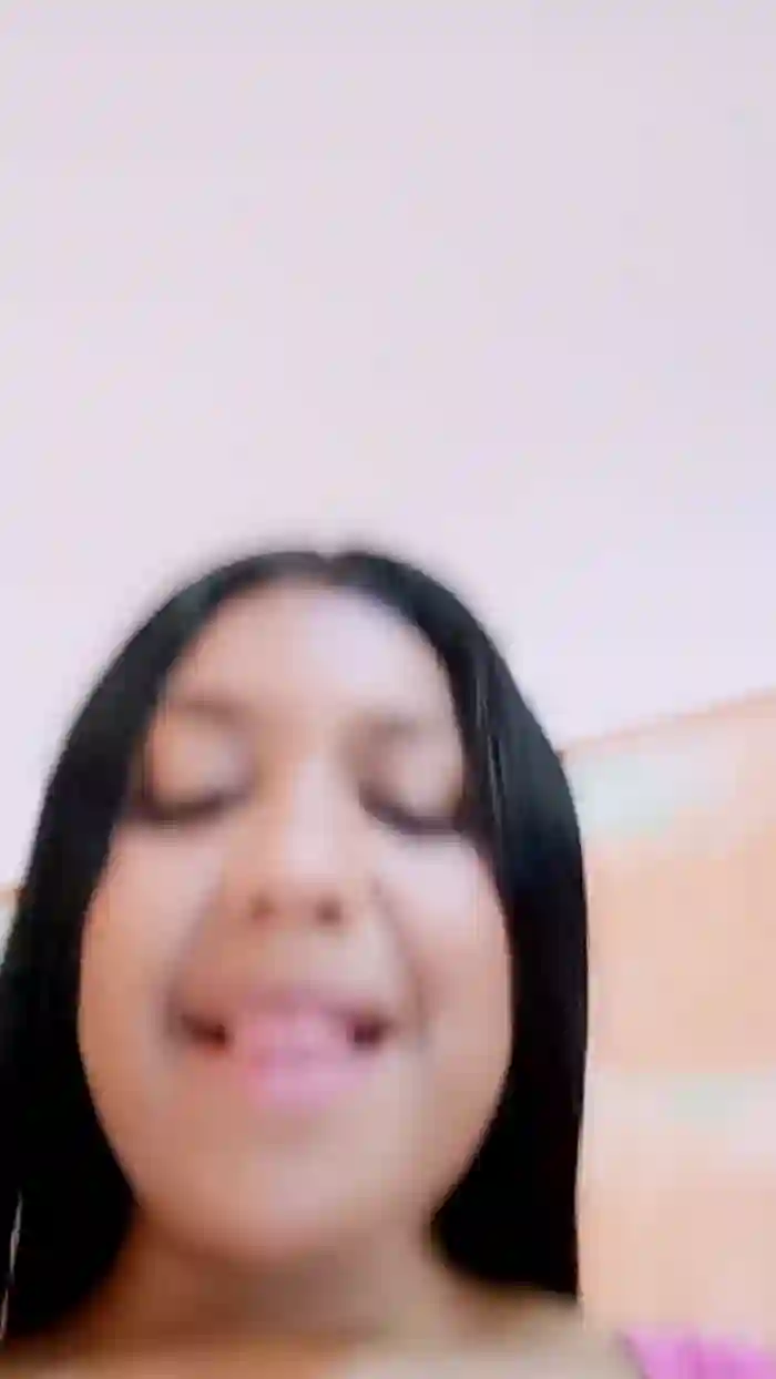 Girl_hotpee