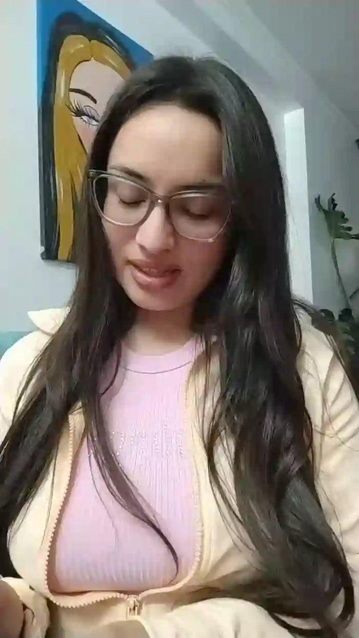 Latinaakita4