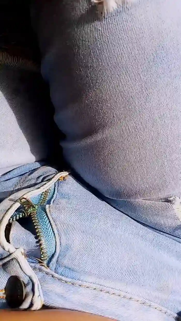 Scarlett_pee