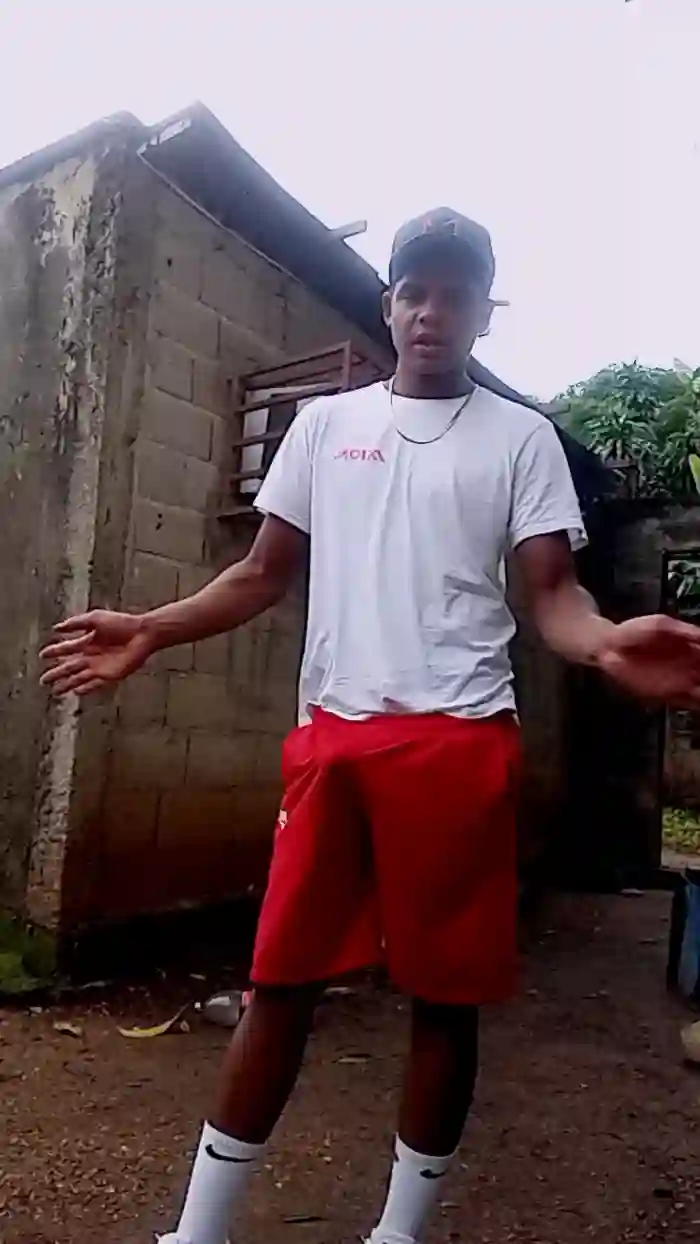 Black_spitpiss