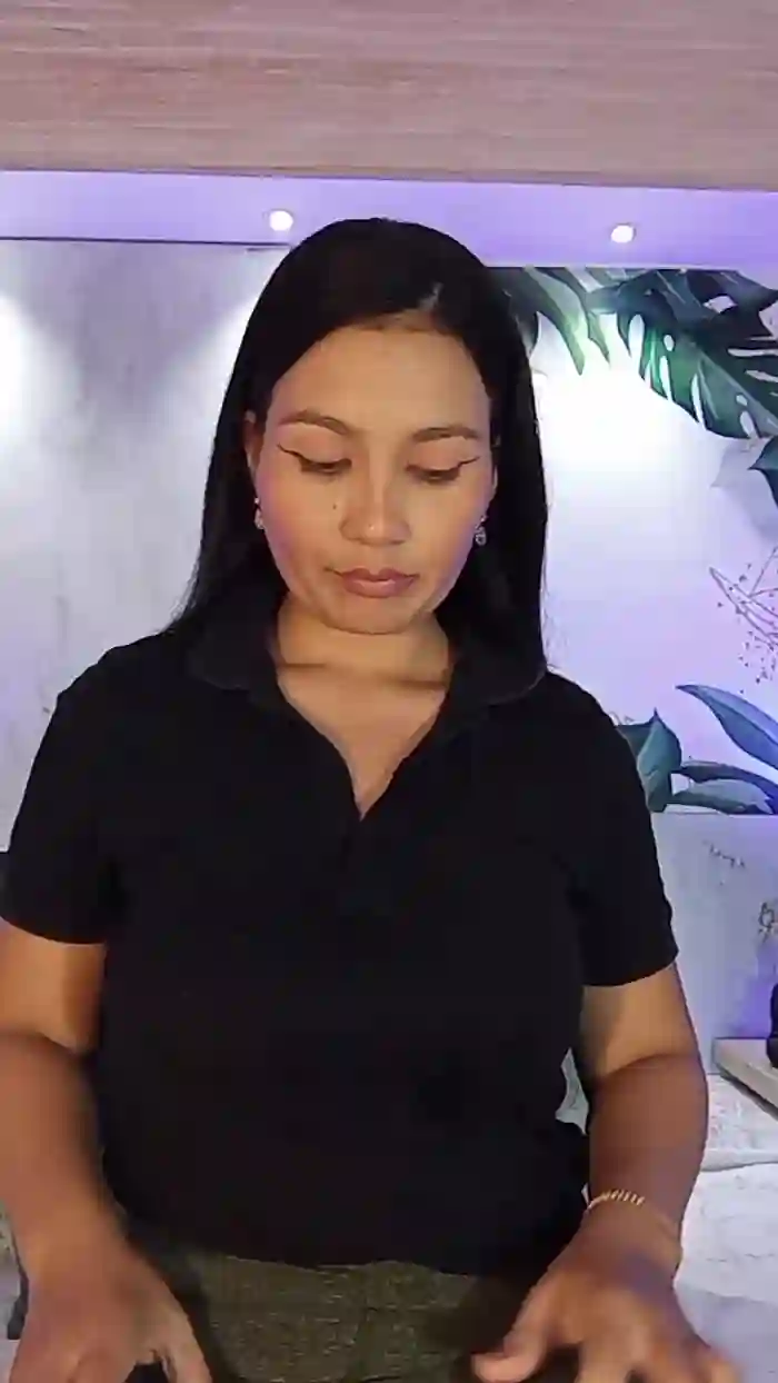 AvaWhiite