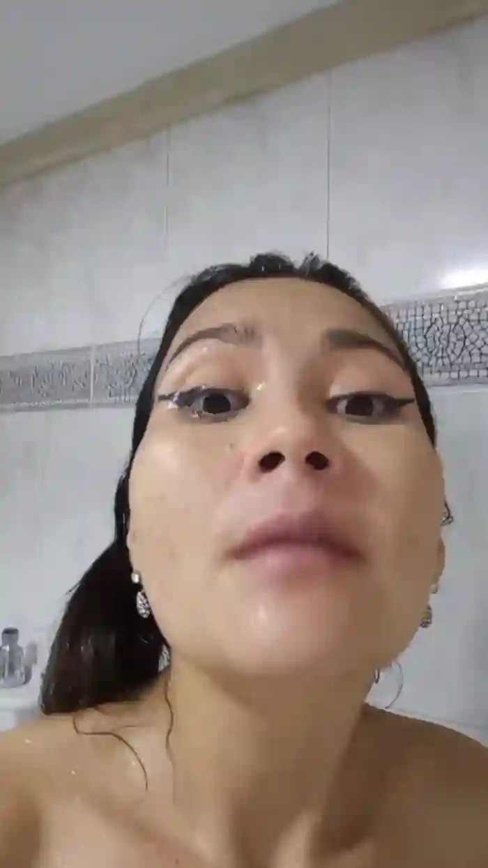 AvaWhiite