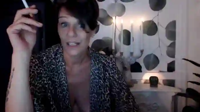 Frau_Nina