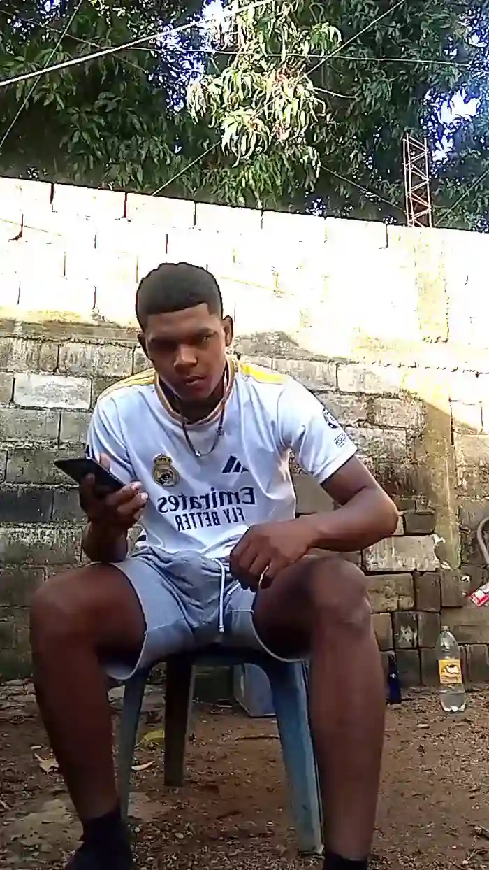 Black_spitpiss