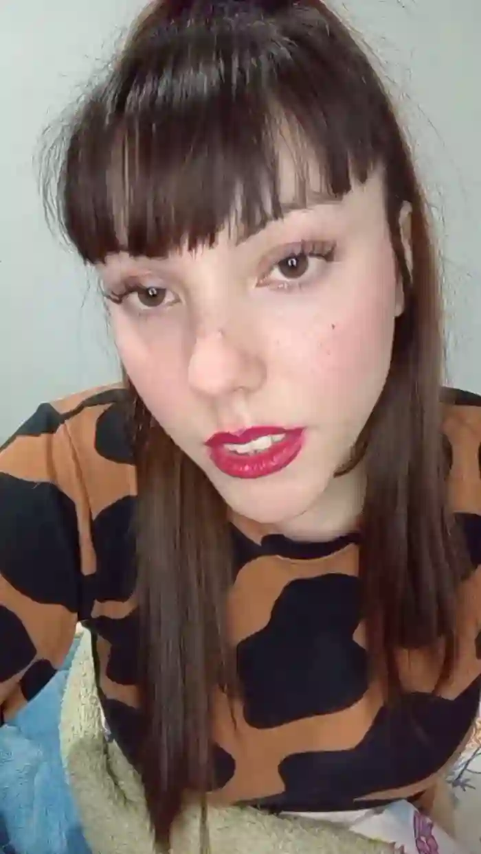 Lara_99_