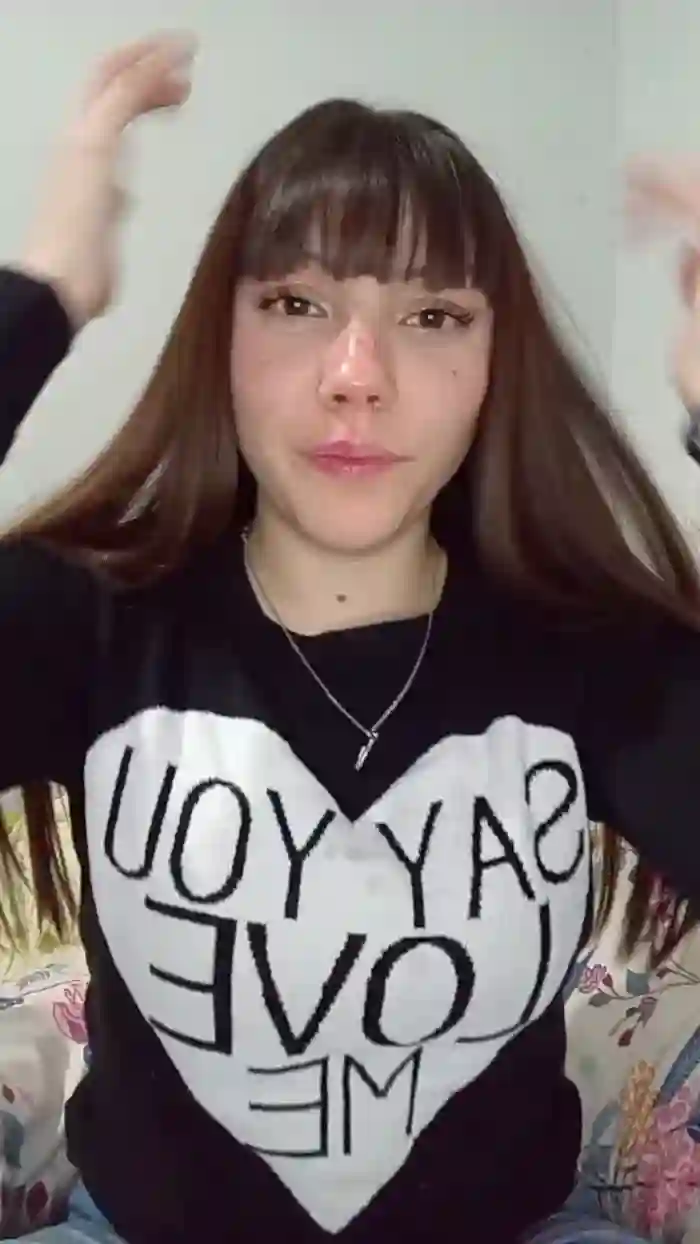 Lara_99_