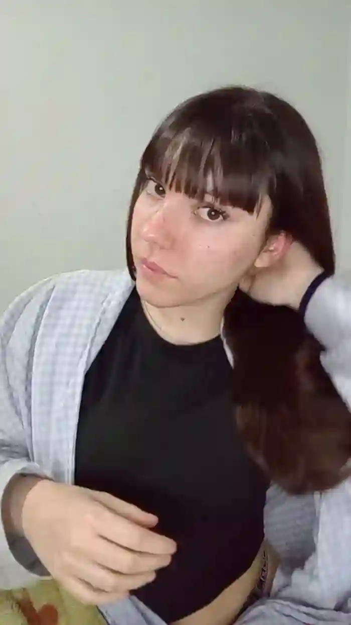 Lara_99_