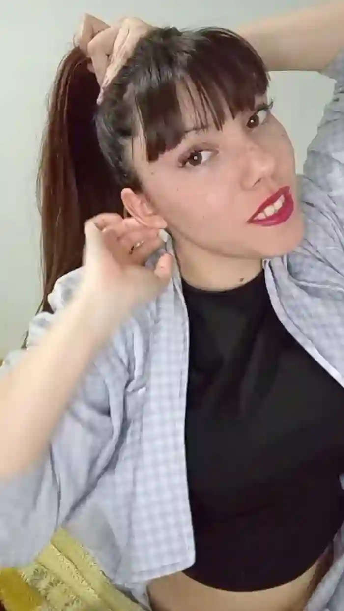Lara_99_