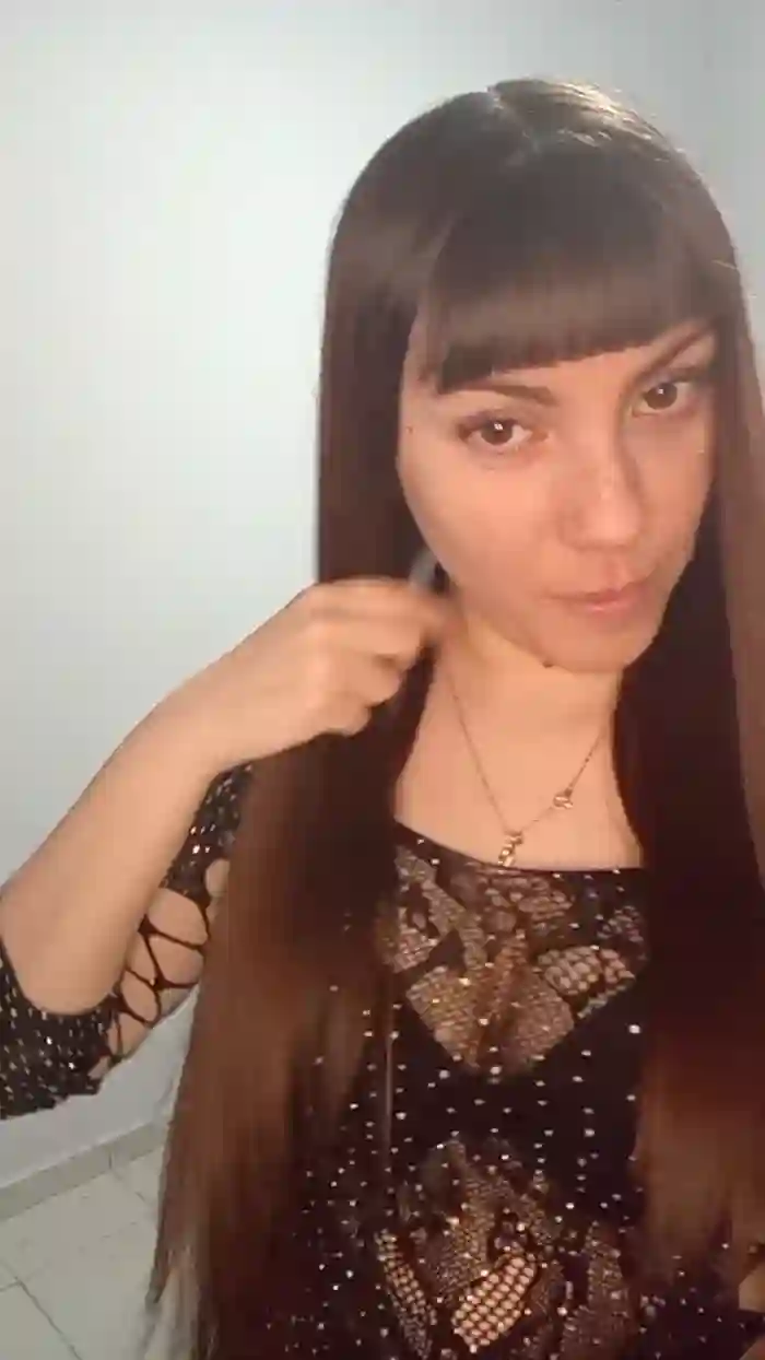 Lara_99_