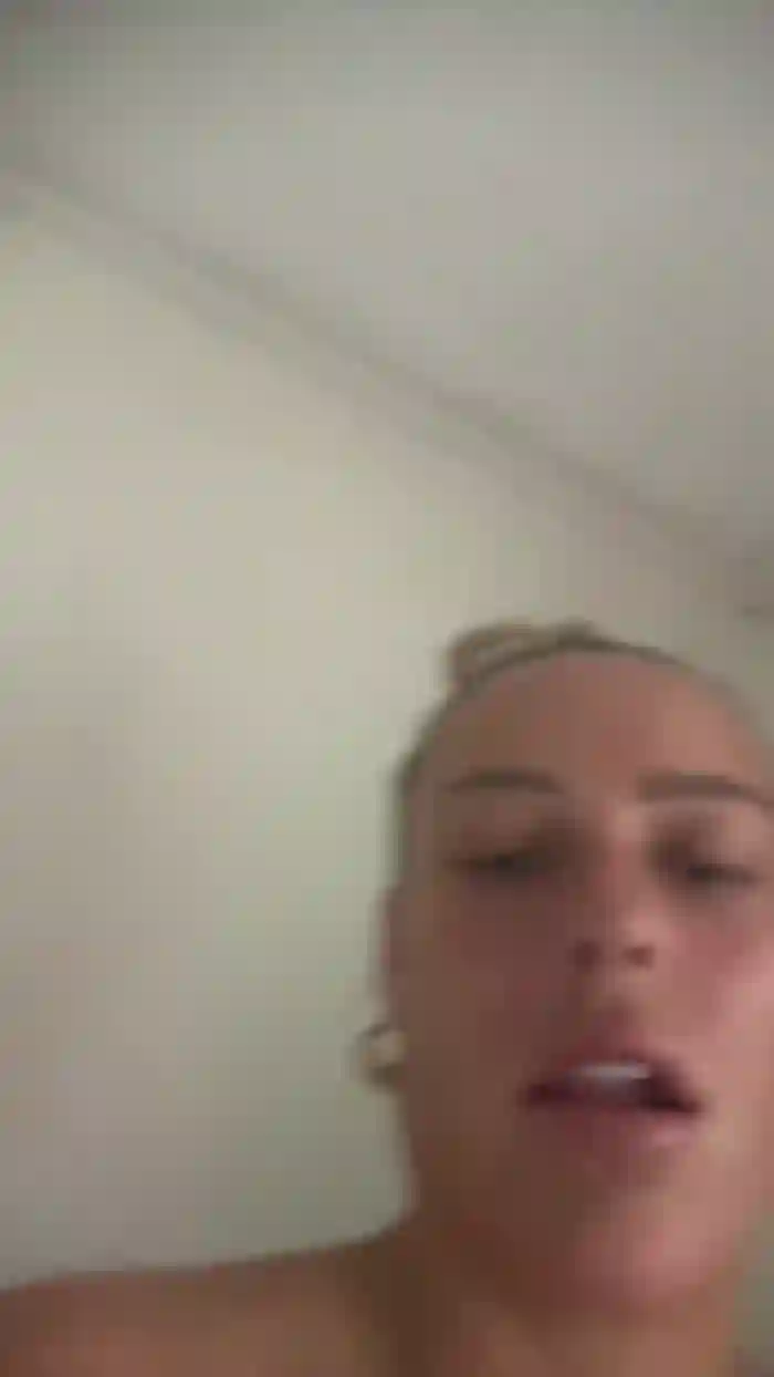 Sexyblondey51