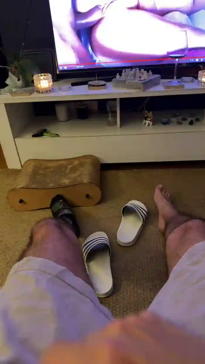 dot_feet