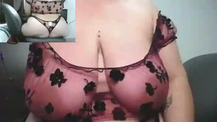 zoe_hot