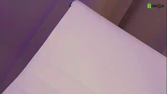 hollyextra