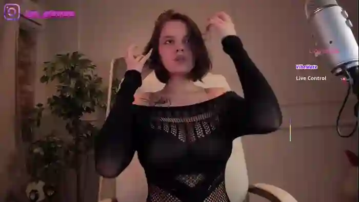 adalyn_glow
