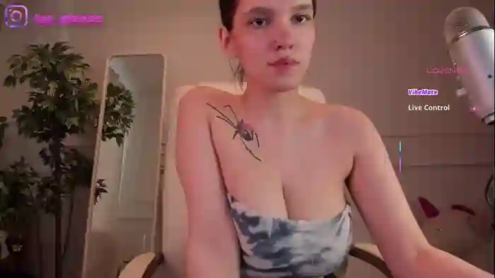 adalyn_glow