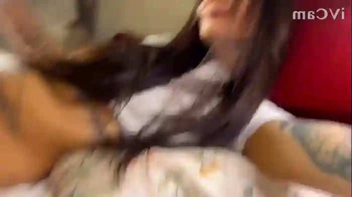 elisa_bright