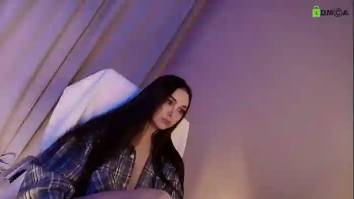hollyextra