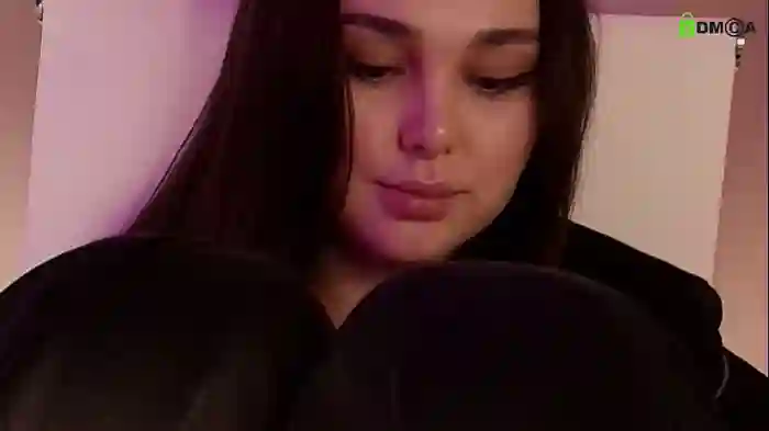 hollyextra