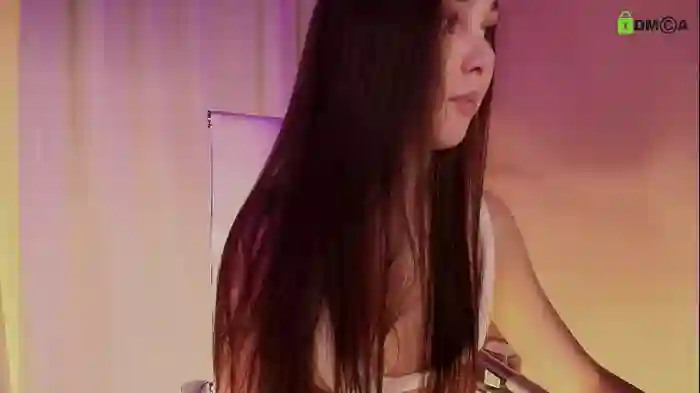 hollyextra