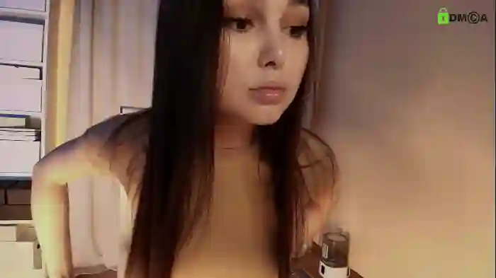 hollyextra