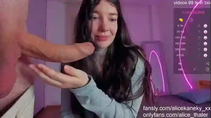 alicekaneky_xx