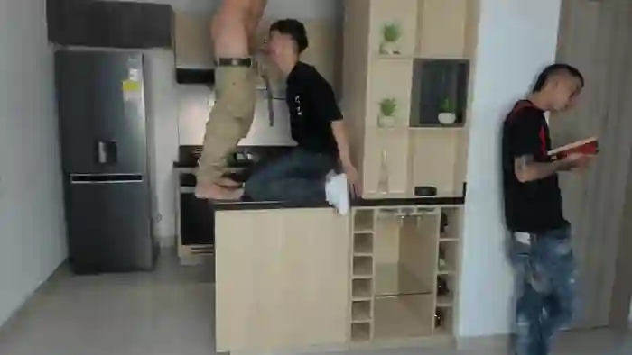 voyeurism_guys