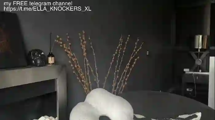 ella_knockers_xl
