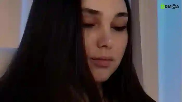 hollyextra