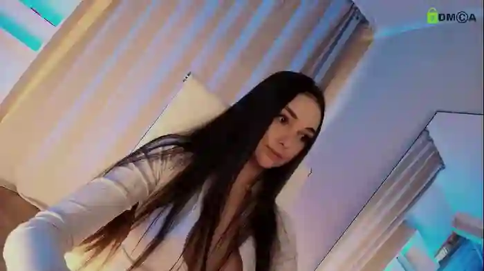 hollyextra