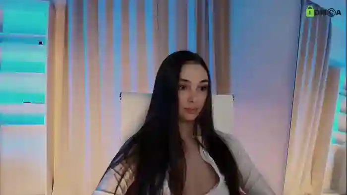 hollyextra