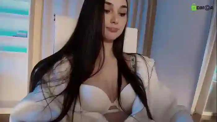 hollyextra