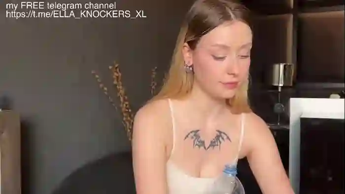 ella_knockers_xl
