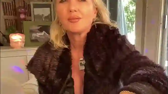 gl1tter_barbie
