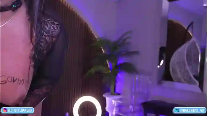 dakota_leex