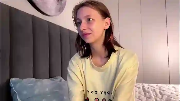 ellie_hollow